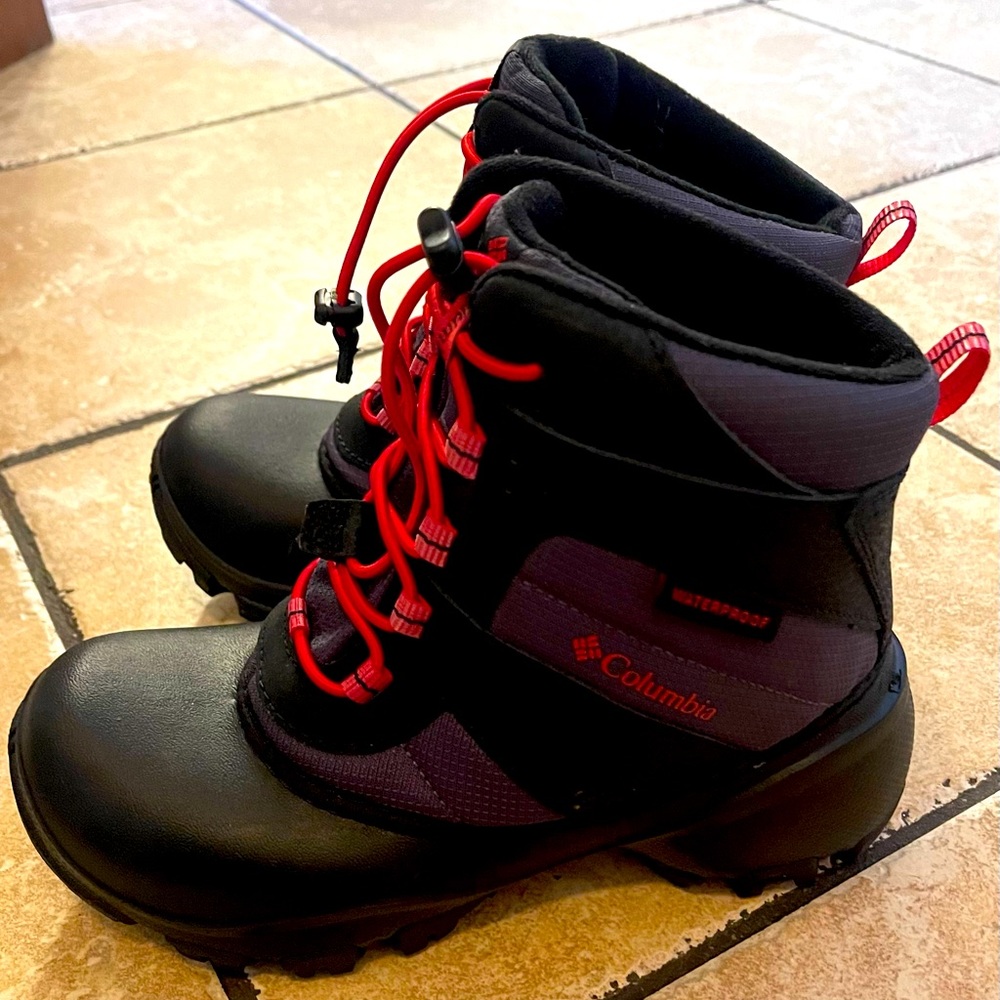 Waterproof snow boots